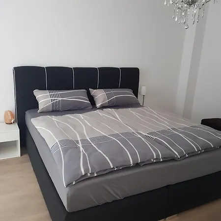 Grosse In Mit Balkon