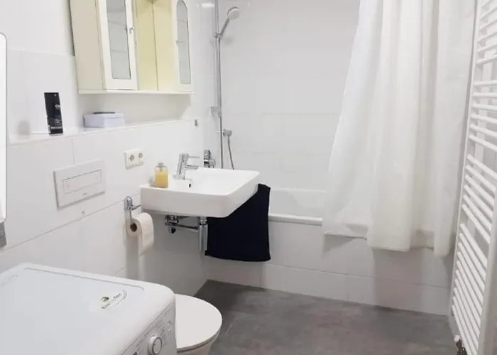 Grosse In Mit Balkon *